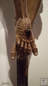 Detalle de los pies del Crucifijo cisterciense.