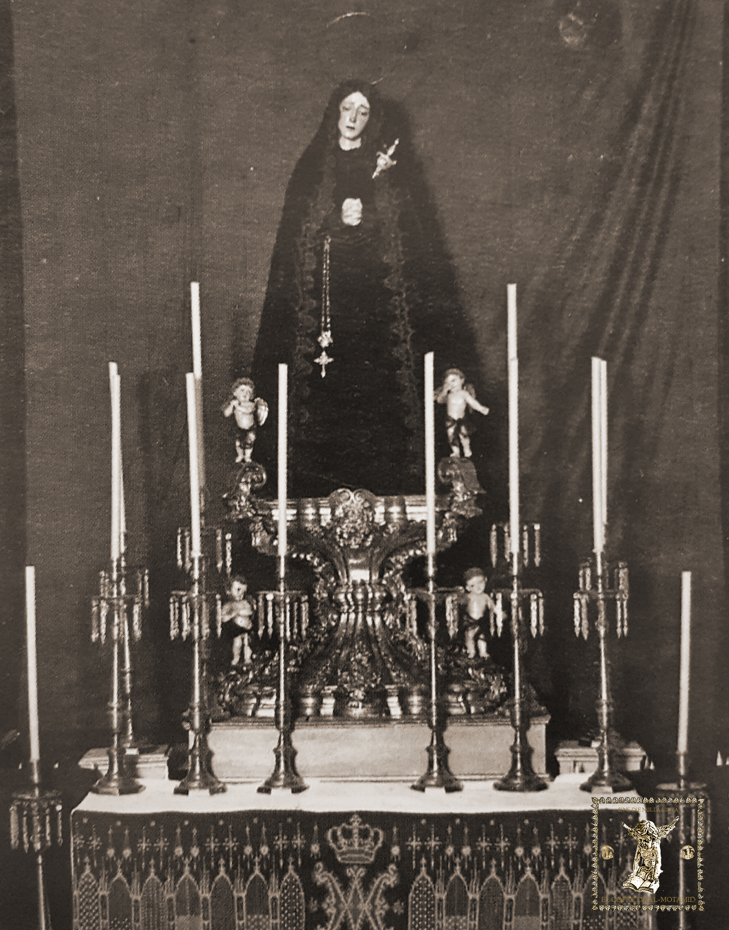 Altar de Jueves y Viernes Santo en la capilla de la Virgen